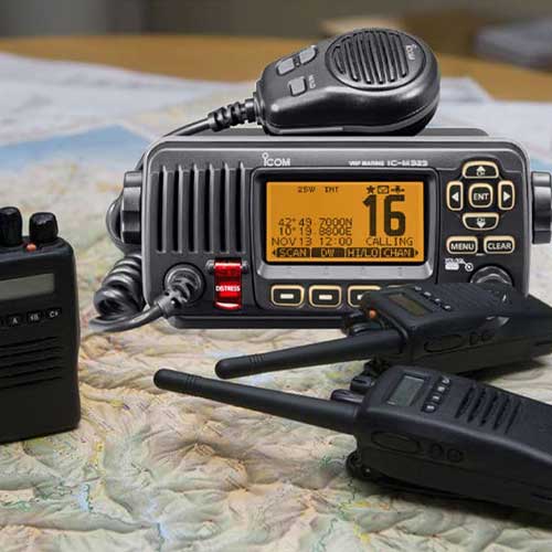 Communication VHF fixe et portable pour bateau