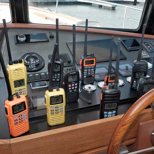 Comment choisir sa VHF portable marine